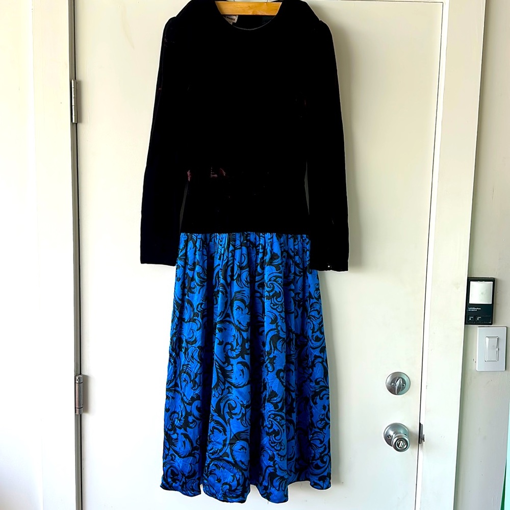 Vintage Maggy London by Jeannene Booher Velvet and Silk Dress Size 6